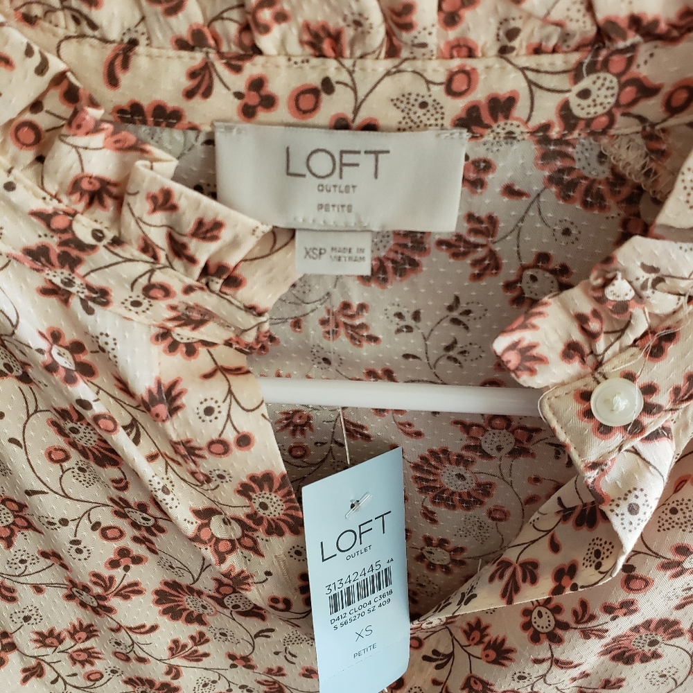 Ann Taylor LOFT factory flowy top